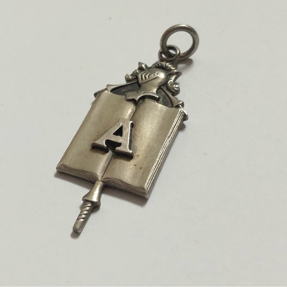 Vintage silver metal school lavaliere style pendant knight helmet letter A - Picture 9 of 9